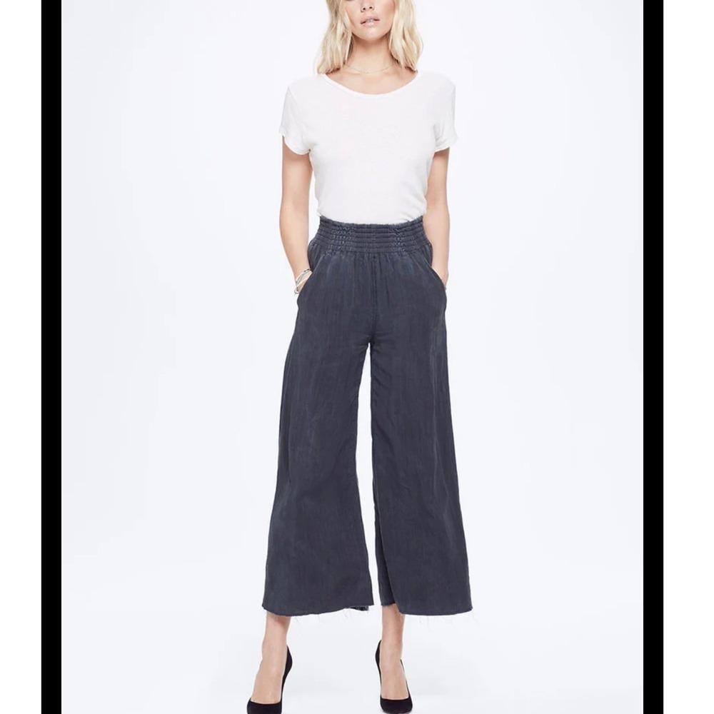 MOTHER The Bingo Fray Pants Faded‎ Black Denim Wide Leg Cropped XS quiet luxury